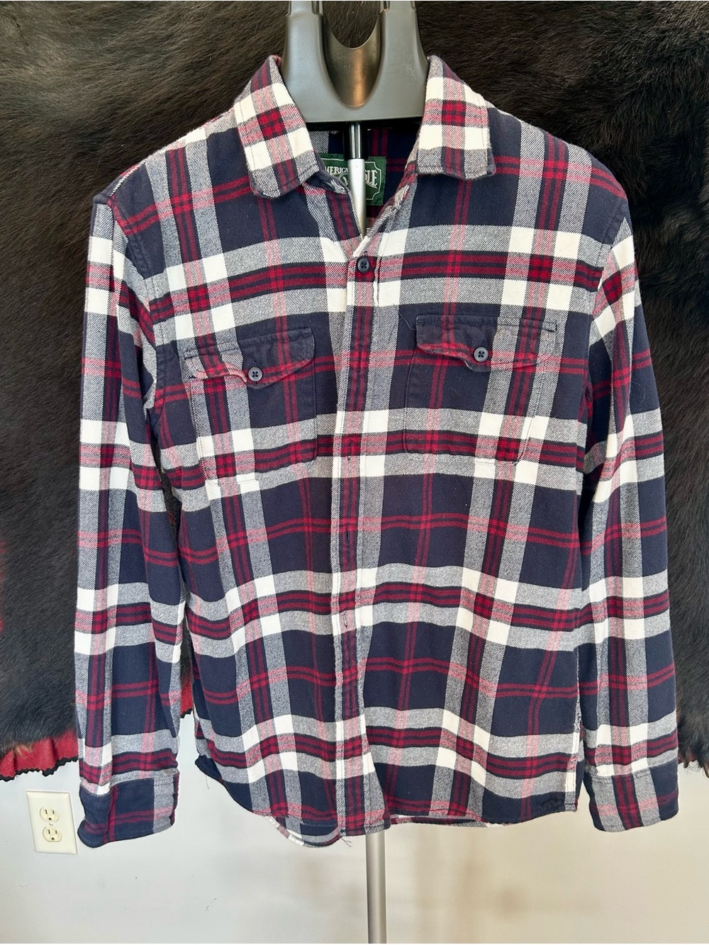 American Eagle Men's Plaid Button-Up Shirt - Navy, White & Red Sz M